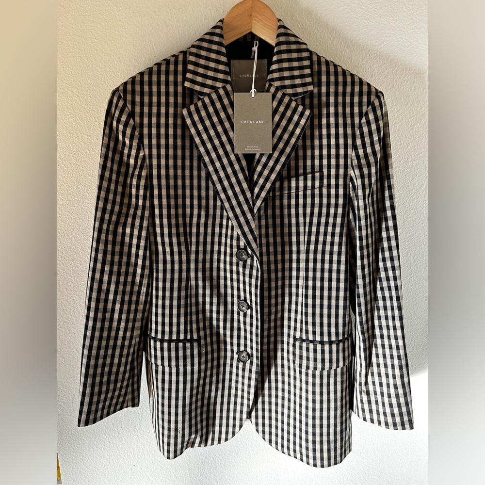 BRAND NEW. Everlane. The 80s Blazer. Oversized look. New with tag.